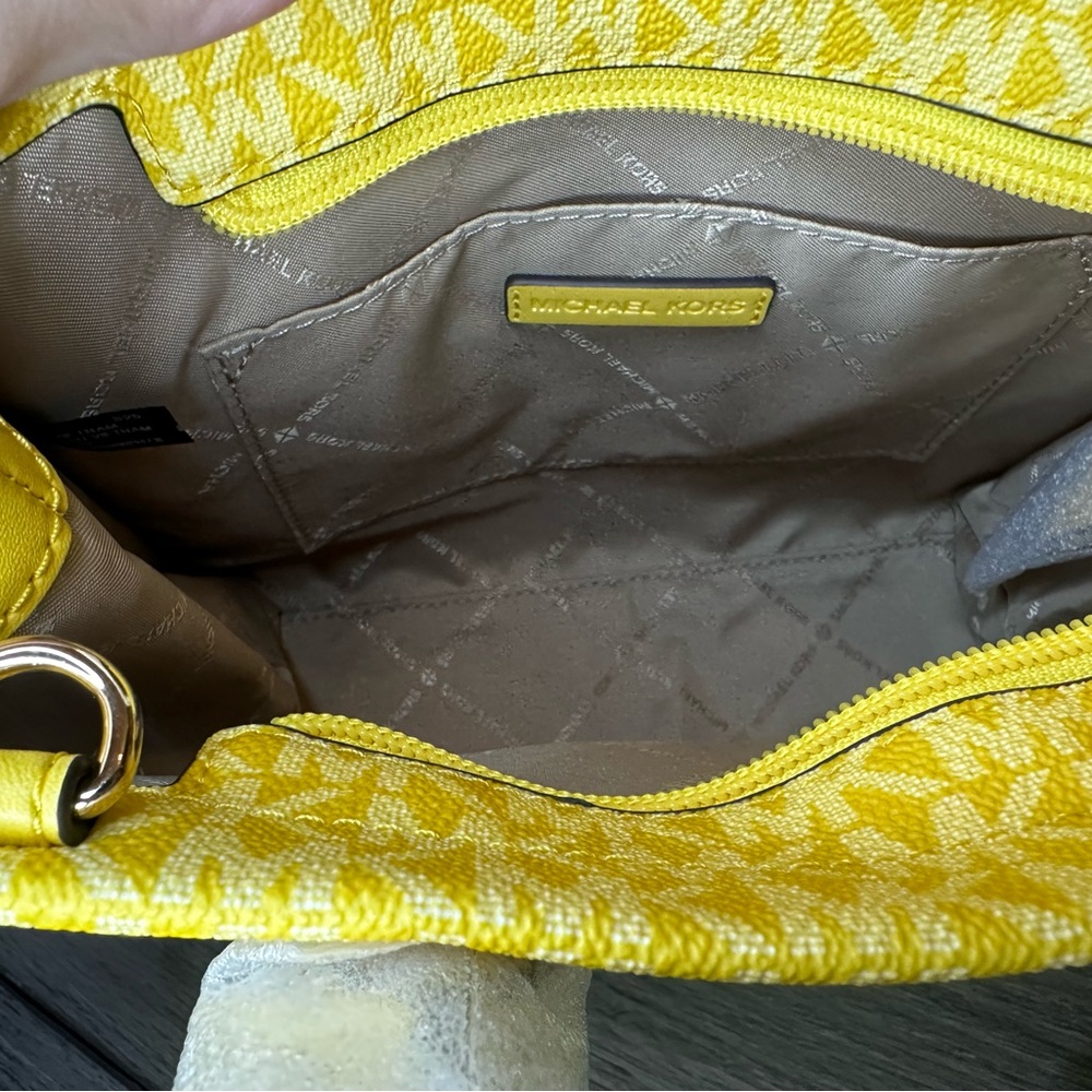 Michael Kors Mirella Small Ombré Signature Logo Crossbody Bag – Daisy Yellow NWT - Picture 4 of 9